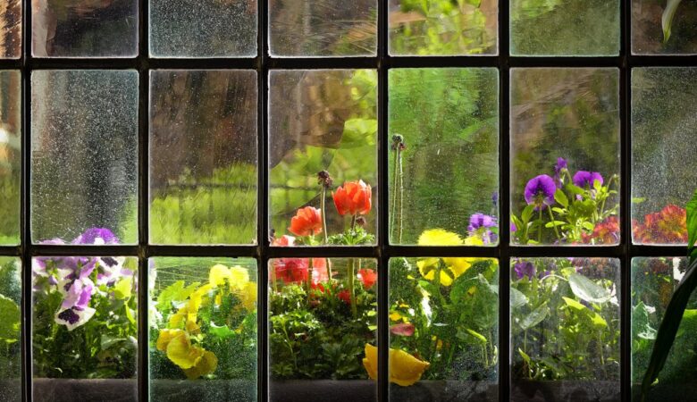 Waarom polycarbonaat steeds vaker glas vervangt in huis en tuin